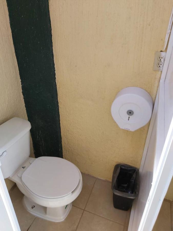 Hostal Guadalajara Esterno foto