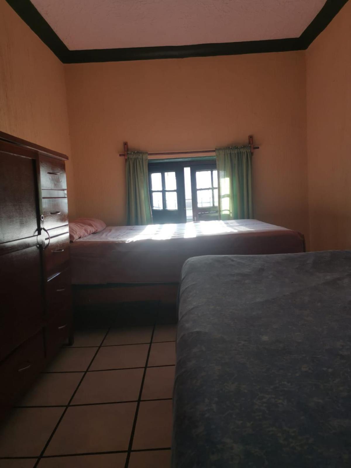 Hostal Guadalajara Esterno foto